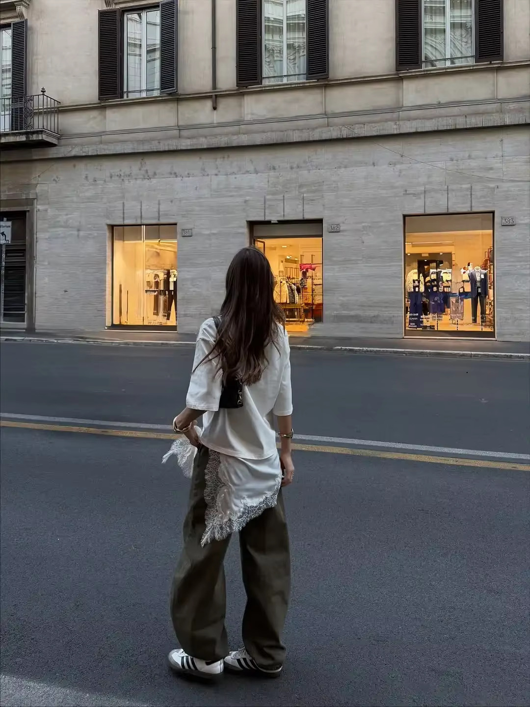 여성용 오버사이즈 반팔 크루넥 롱라인 티셔츠 2026  - Longline Tee Oversized 리뷰 및 가격